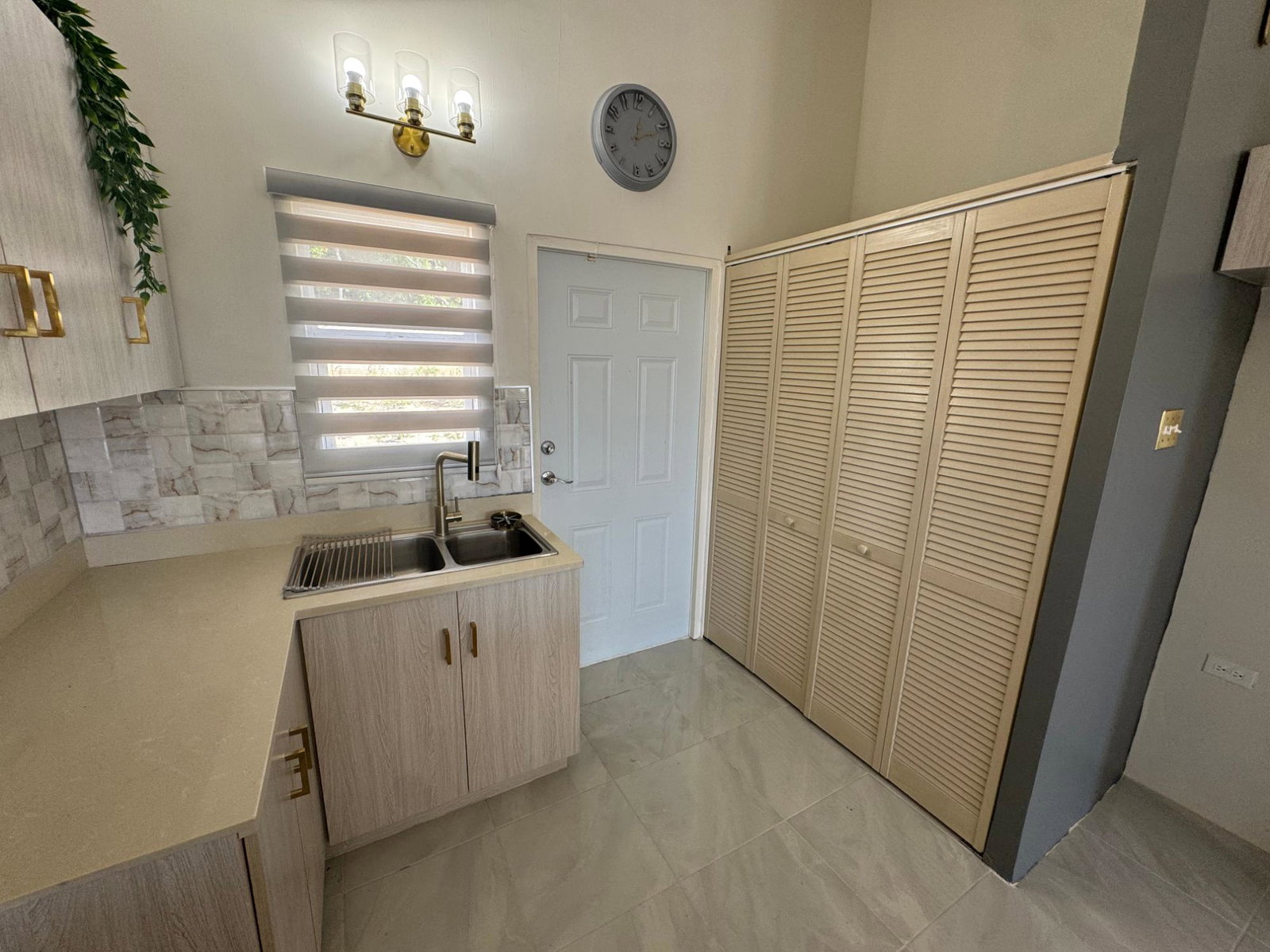 Stunning-House-for-Rent-in-Camelot-Village-St.-Ann-Jamaica-–-Spectacular-Caribbean-Sea-Views Tenth image of 444 Camelot Village in Discovery Bay, St. Ann, Jamaica - property is For Rent