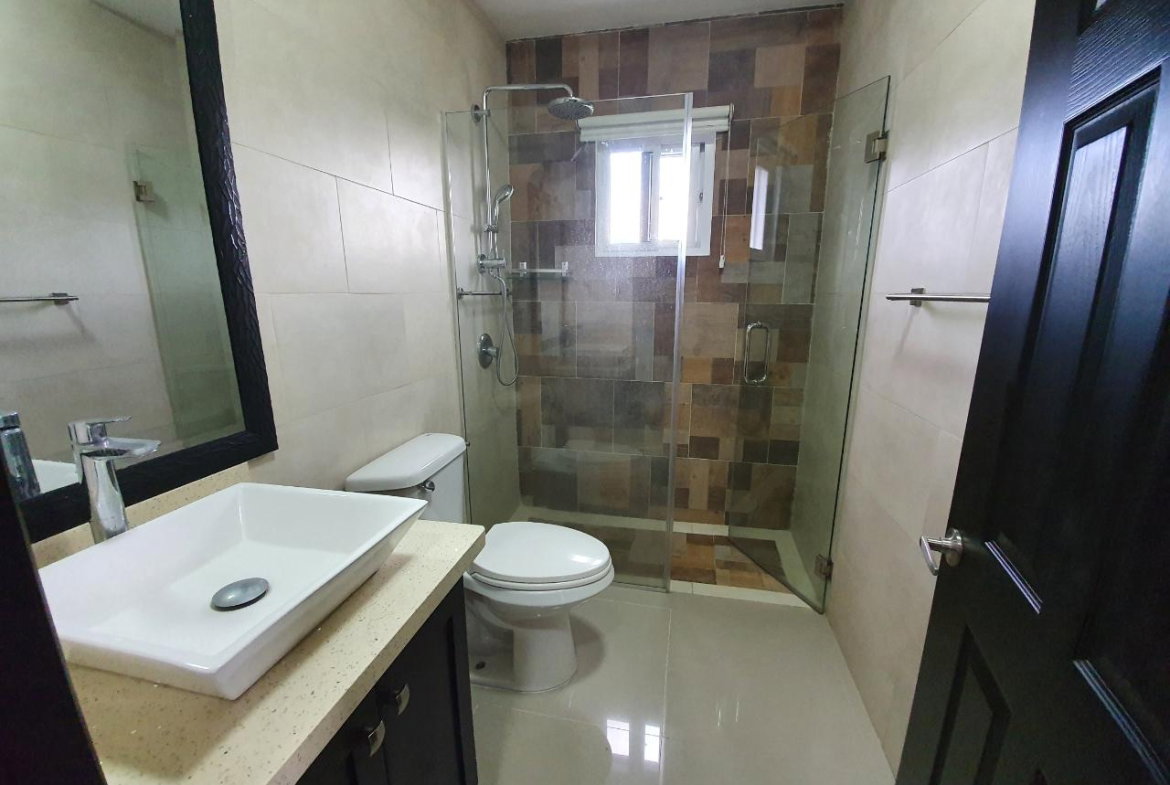 Sixth image of 7 Roseneath Avenue, Kingsto in Kingston 6, St. Andrew, Jamaica - property is For Rent