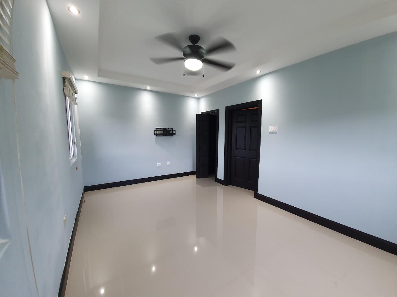 Eighth image of 7 Roseneath Avenue, Kingsto in Kingston 6, St. Andrew, Jamaica - property is For Rent