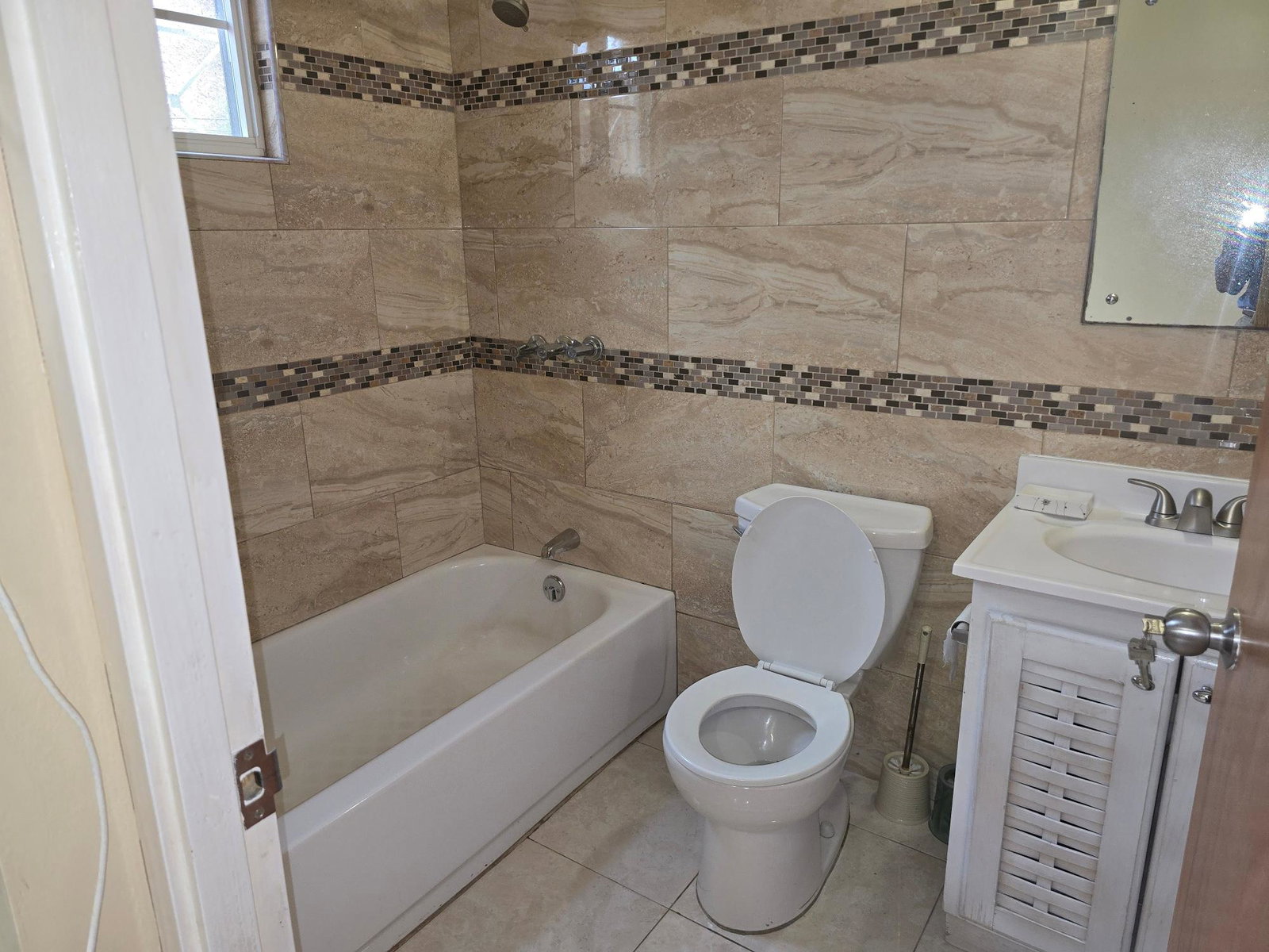 Seventh image of 7 Decathlon Crescent in Kingston 5, St. Andrew, Jamaica - property is For Rent