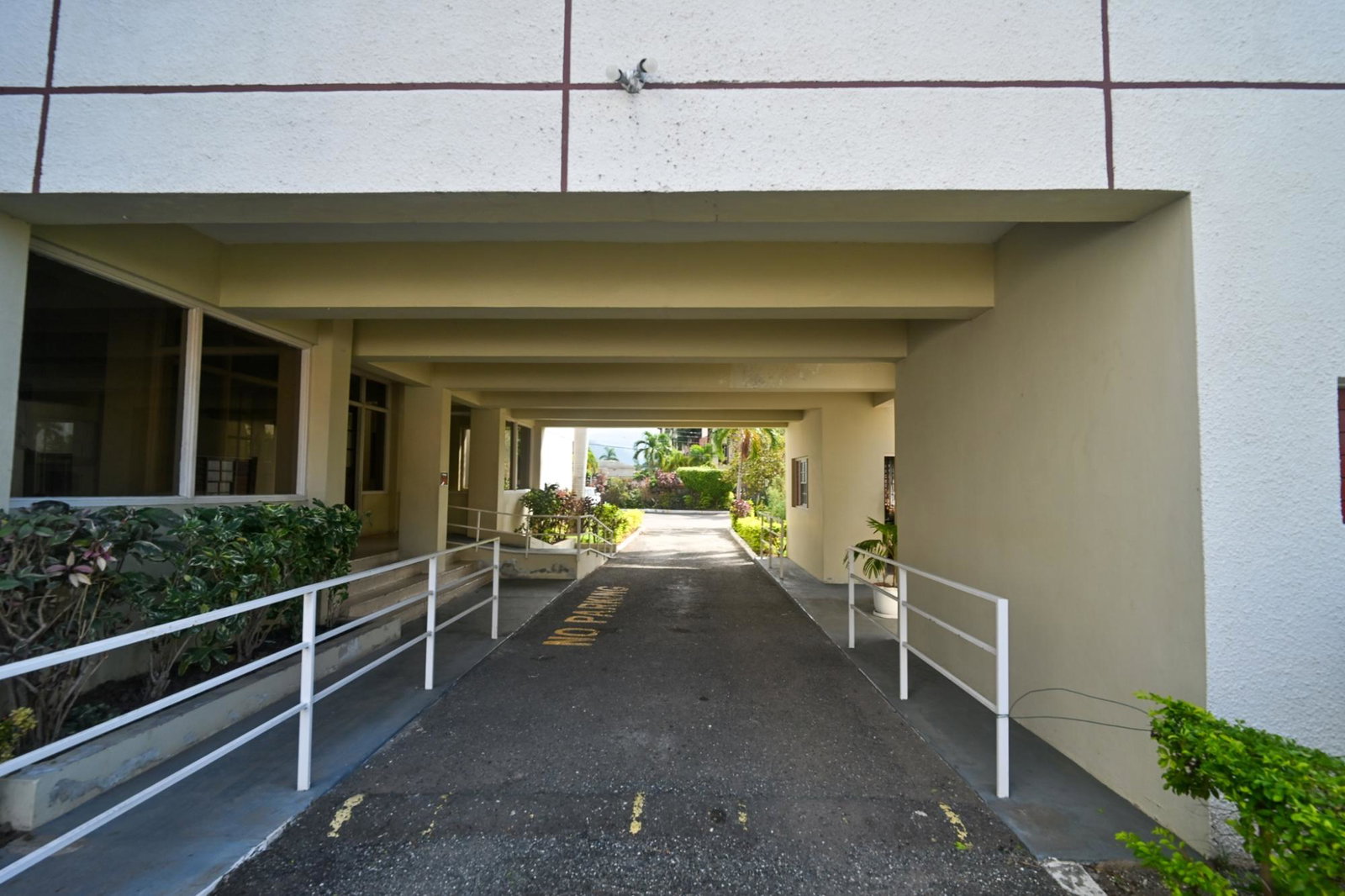 Tranquil-1-Bedroom-Apartment-for-Sale-at-15-2-Hillman-Road-St.-Andrew-Jamaica Fifteenth image of 15-2 Hillman Road in Kingston 8, St. Andrew, Jamaica - property is For Sale