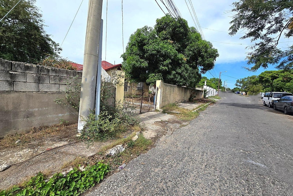 Fifth image of First Ave,vinyard Town in Kingston 3, St. Andrew, Jamaica - property is For Sale