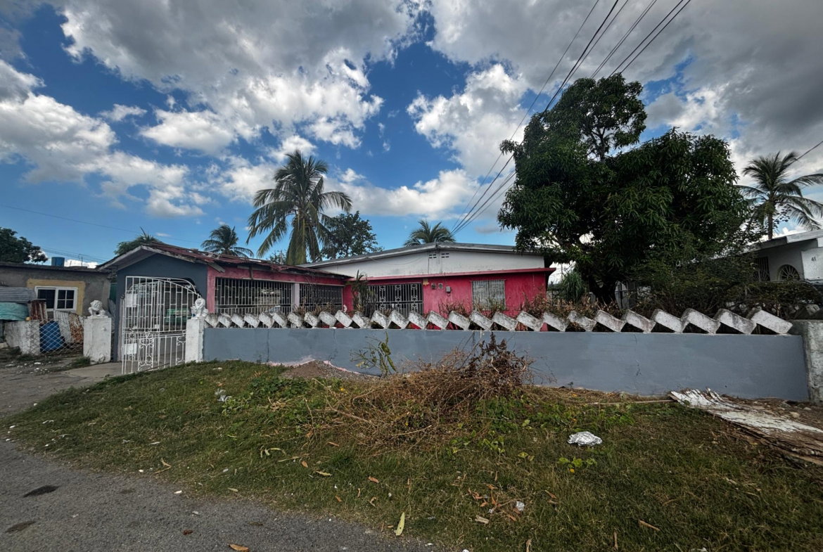 Second image of 294 Wildwood Close, Westmore in Spanish Town, St. Catherine, Jamaica - property is For Sale